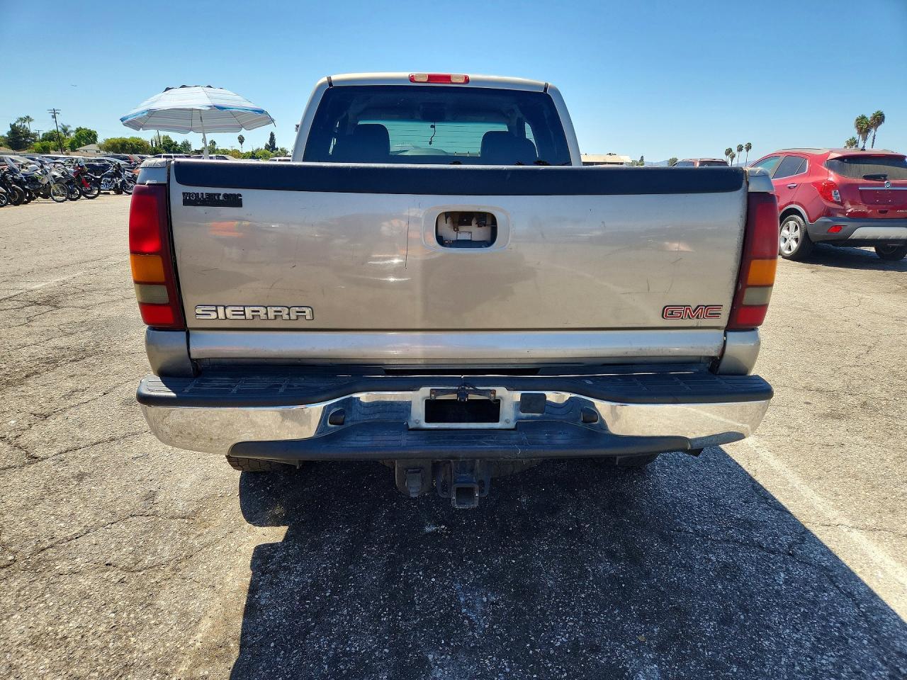 2003 GMC SIERRA K2500 HEAVY DUTY — Фото 6 из 12