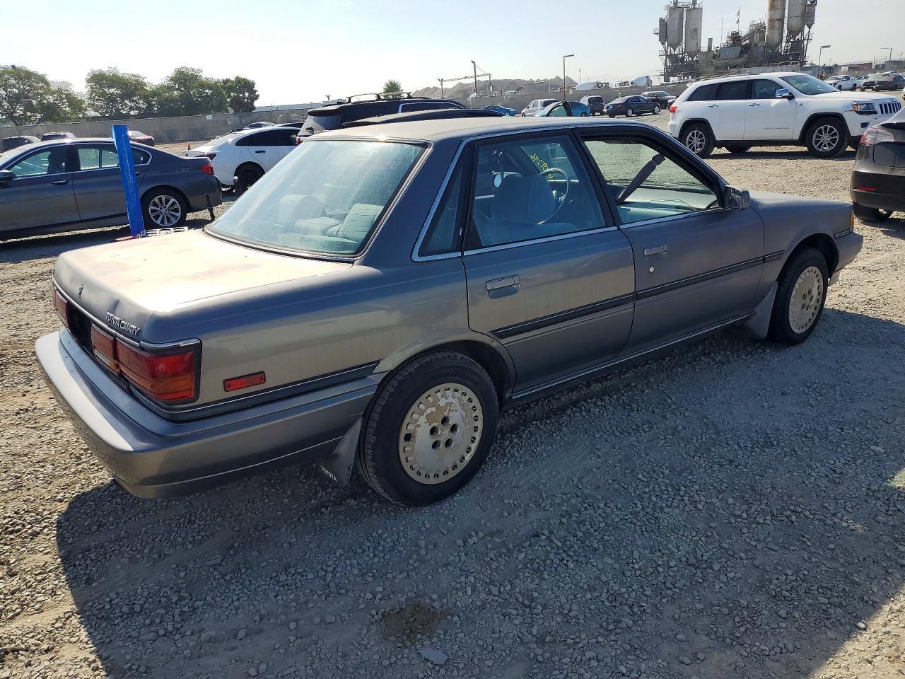 4T1SV22E4LU246590 1990 TOYOTA CAMRY photo no. 3