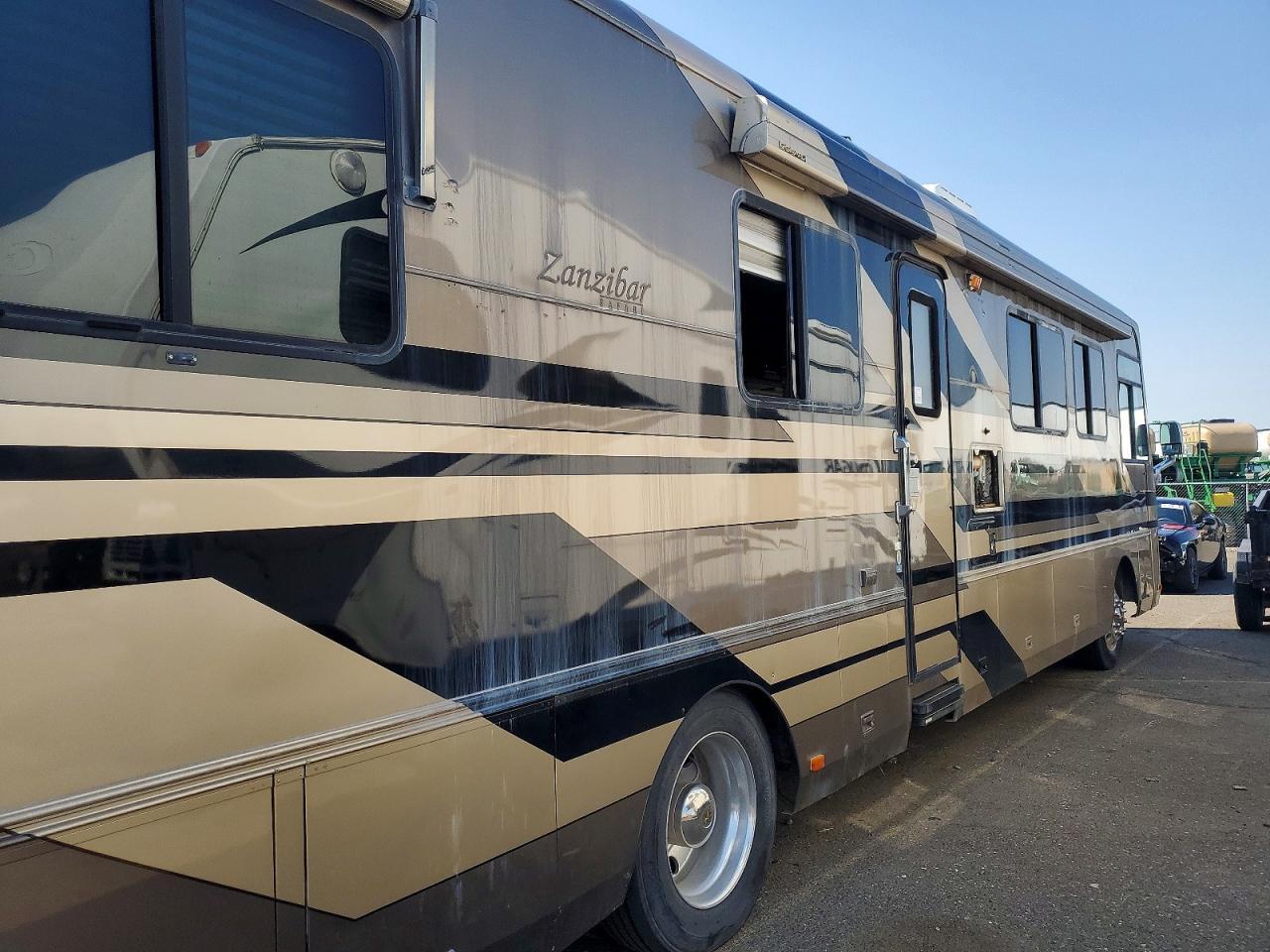 2003 MONACO COACH ZANZIBAR  RV — Фото 9 из 10