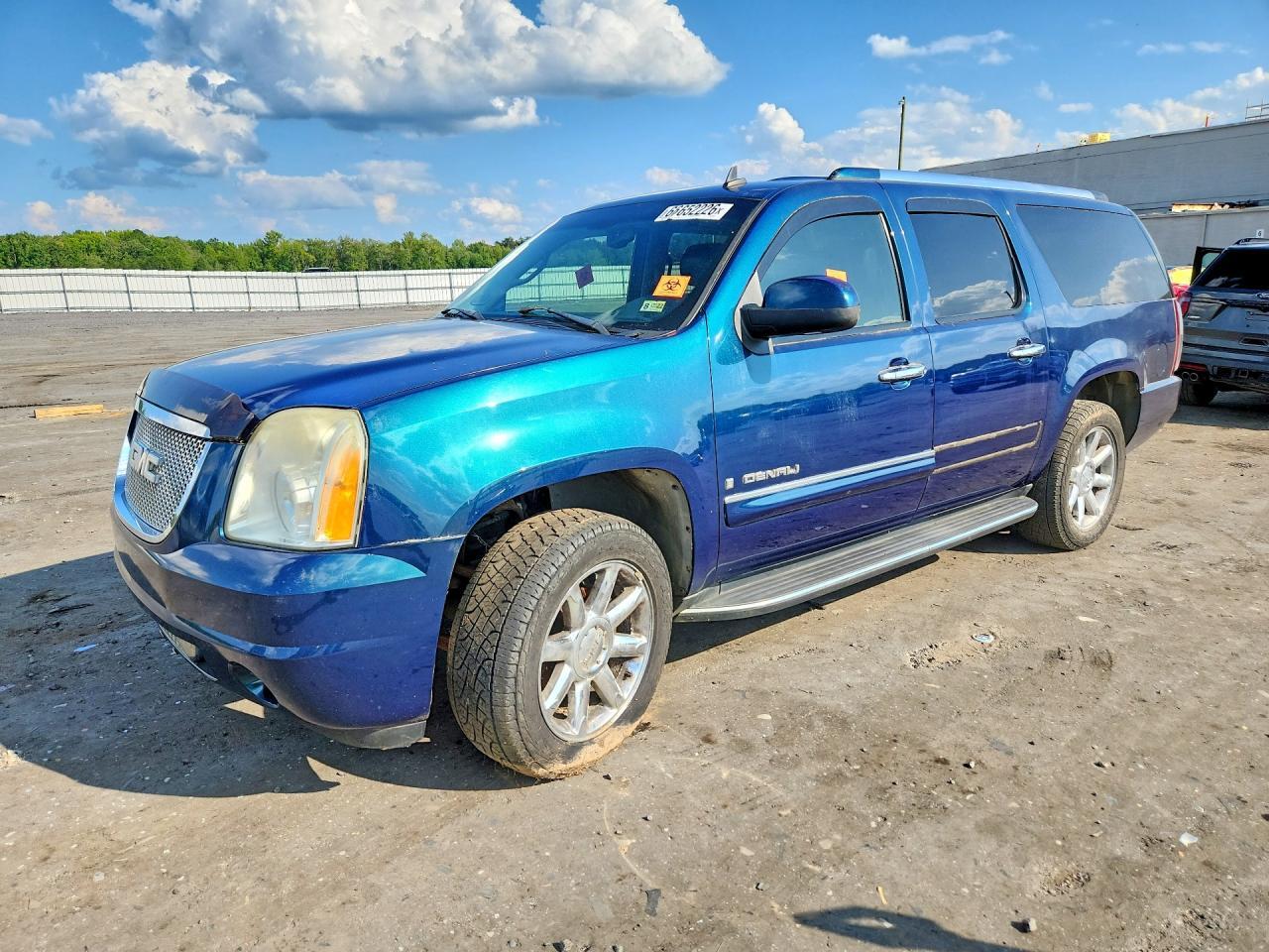 2007 GMC YUKON XL 1GKFK668X7J207024