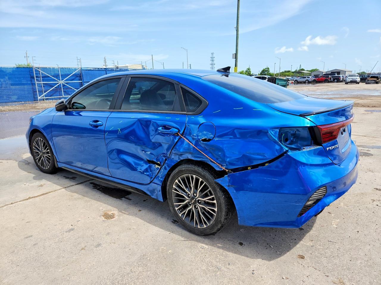 2024 KIA FORTE GT LINE — Фото 2 из 12
