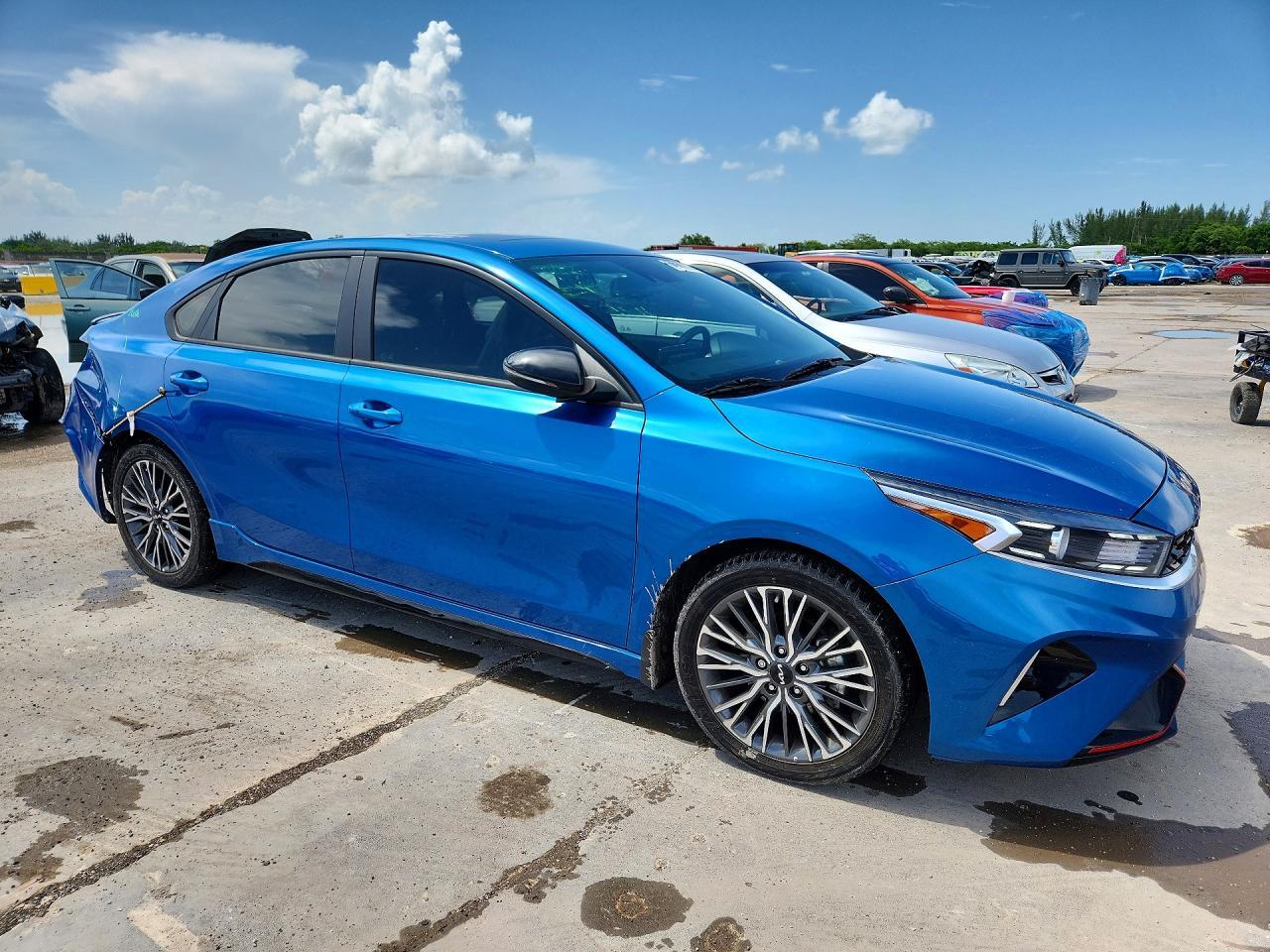 2024 KIA FORTE GT LINE — Фото 4 из 12