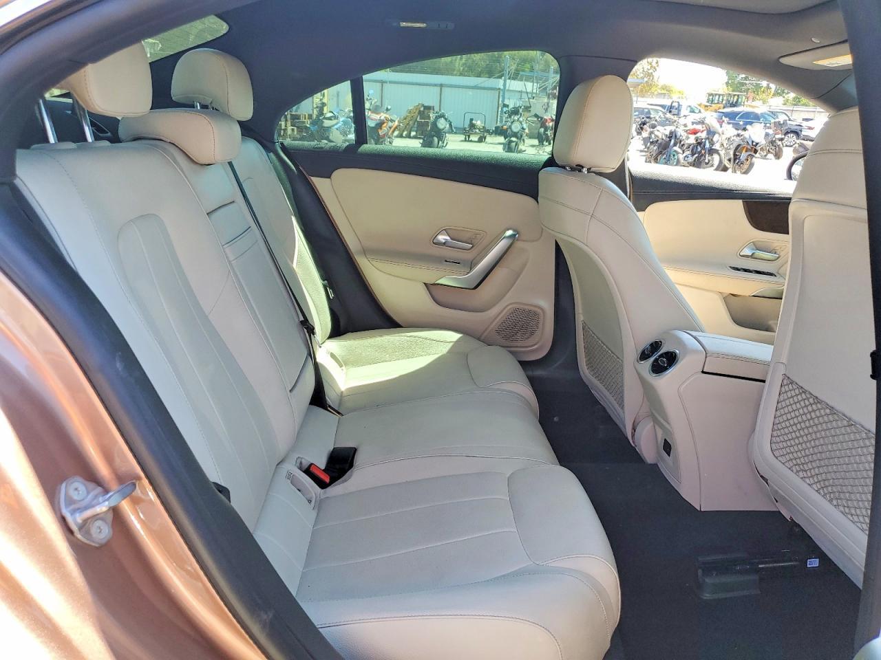 2021 MERCEDES-BENZ CLA 250 — Фото 10 из 13