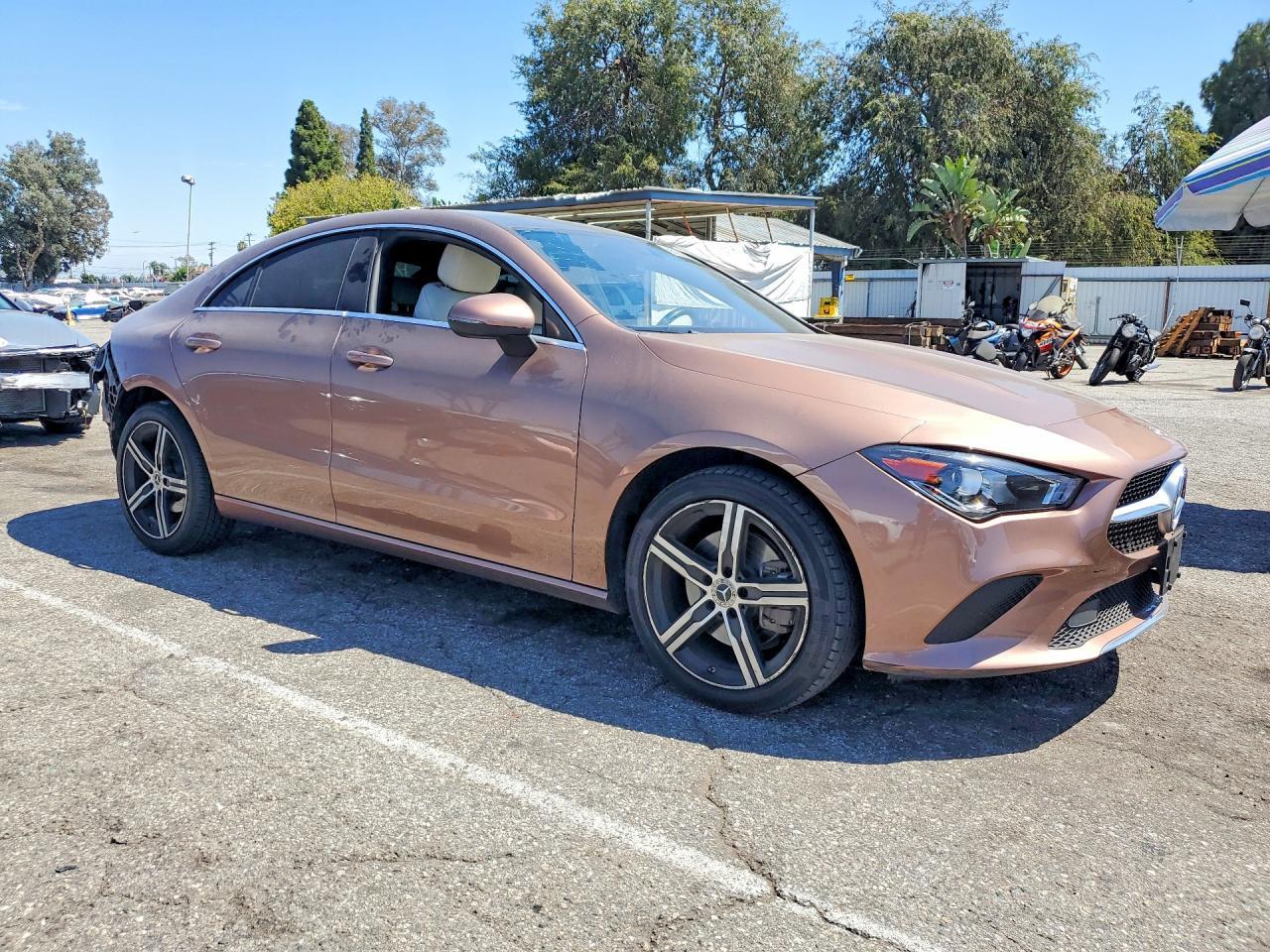 2021 MERCEDES-BENZ CLA 250 — Фото 4 из 13