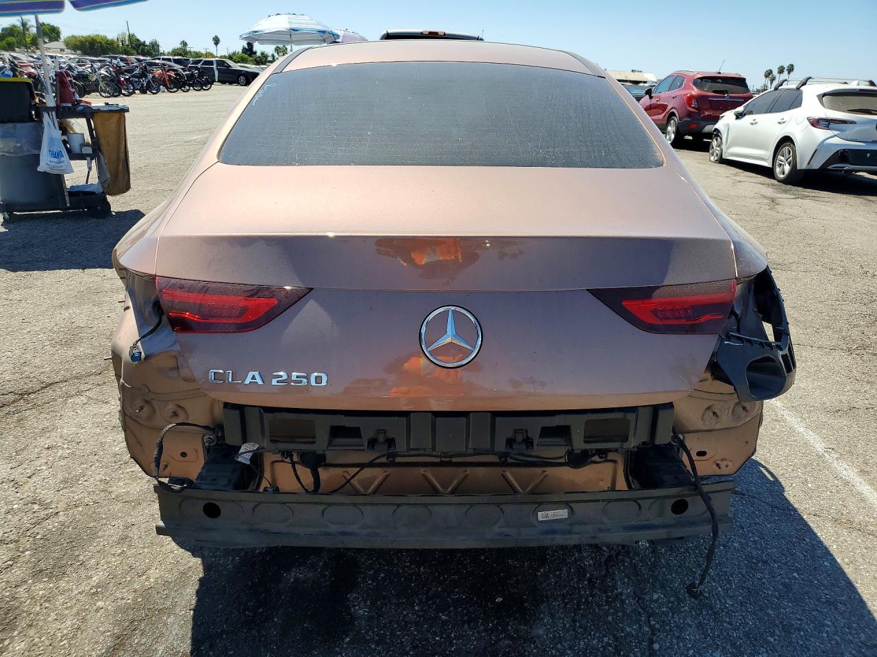 2021 MERCEDES-BENZ CLA 250 — Фото 6 из 13