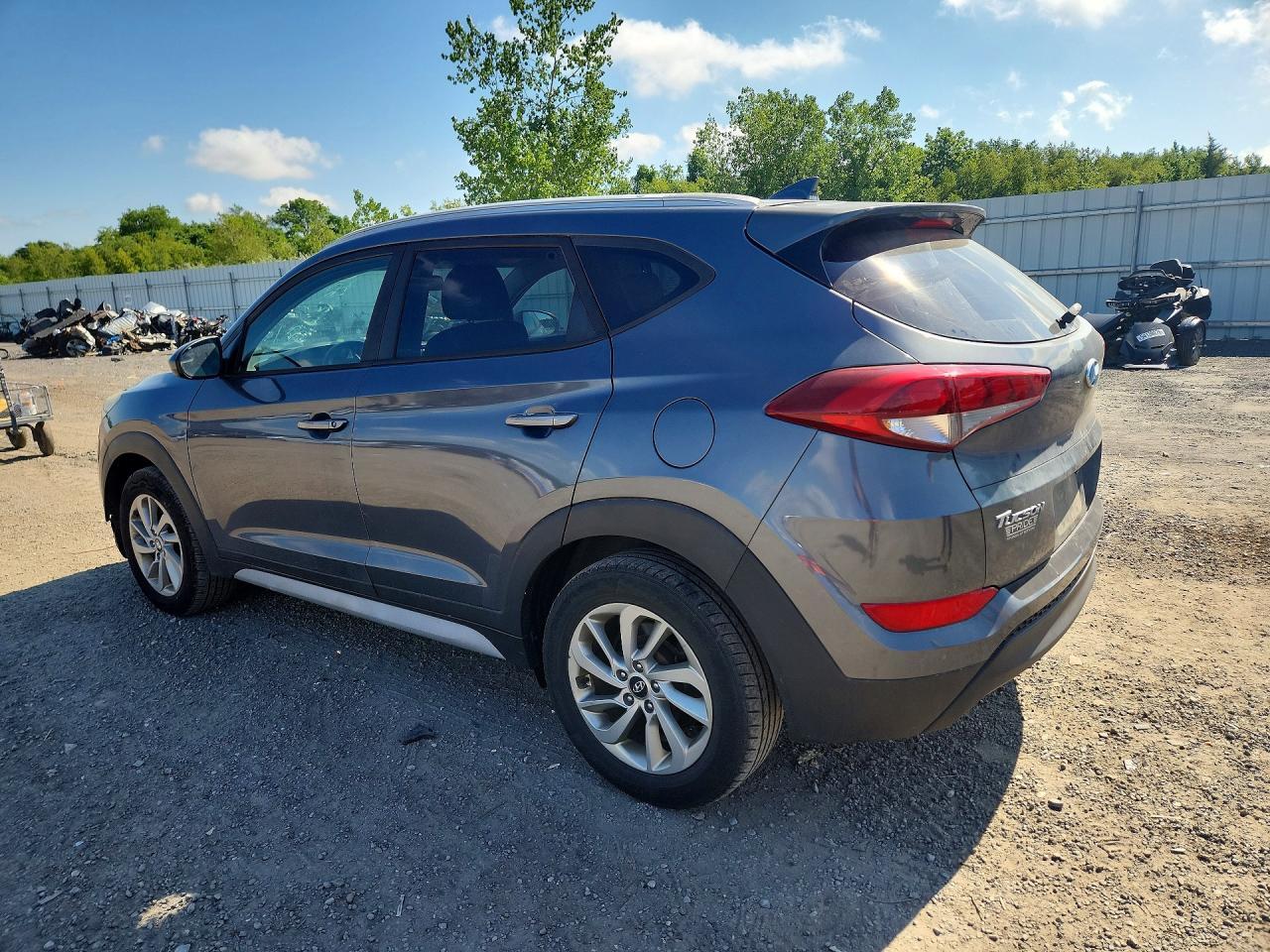 KM8J3CA4XJU651785 2018 HYUNDAI TUCSON photo no. 2