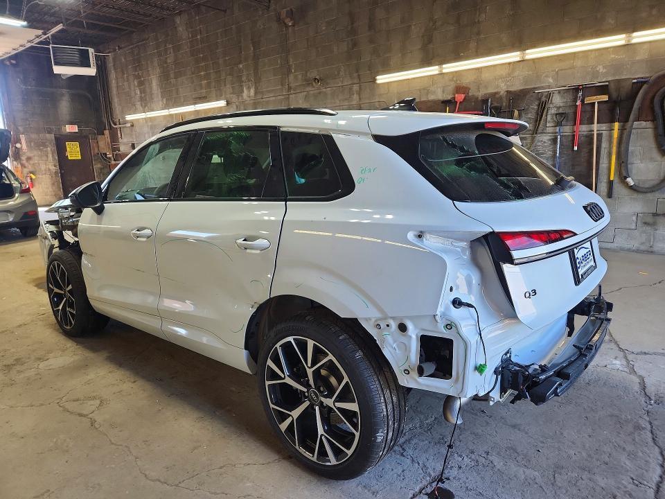 2026 AUDI Q3 S-LINE — Фото 2 из 14