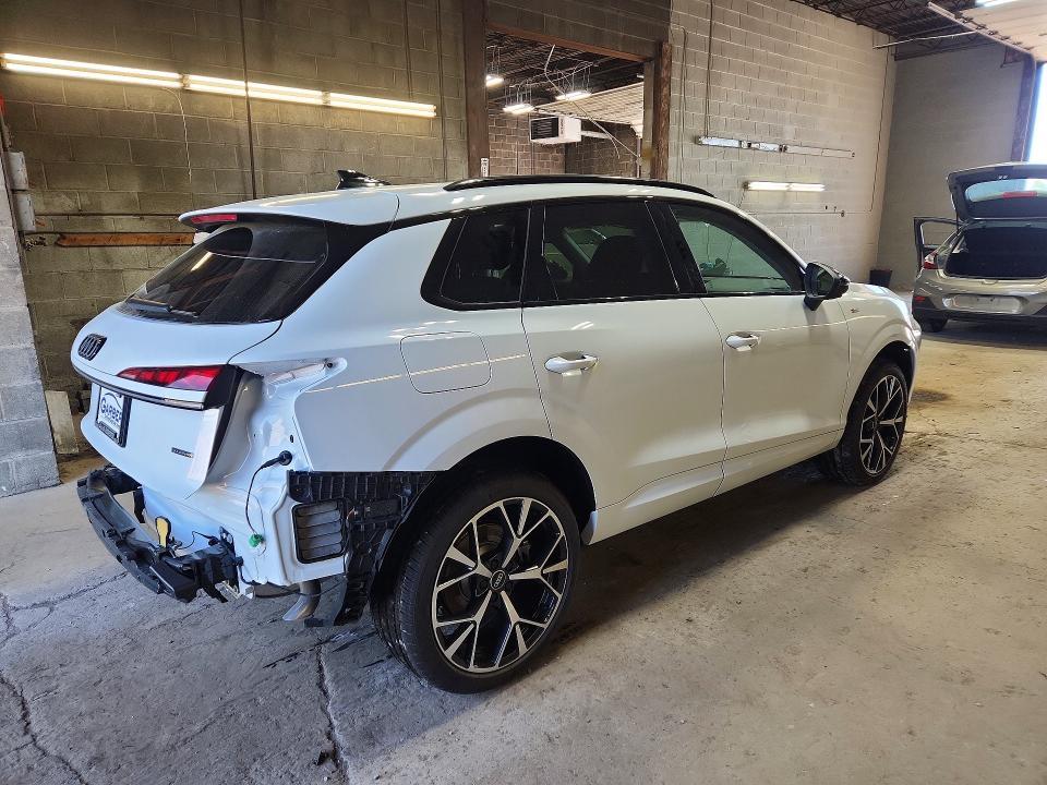 2026 AUDI Q3 S-LINE — Фото 3 из 14