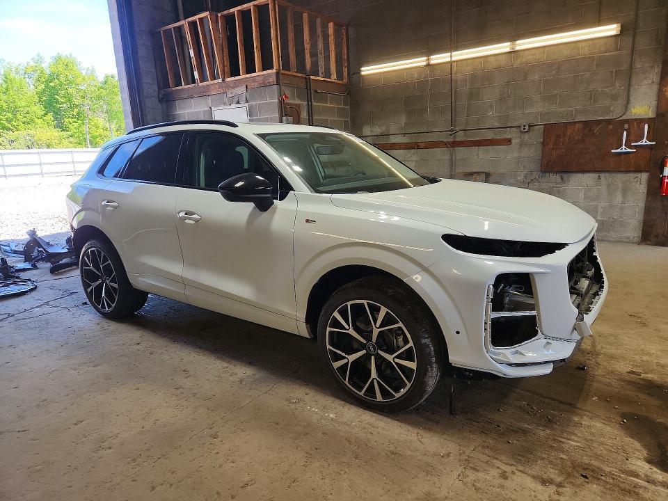 2026 AUDI Q3 S-LINE — Фото 4 из 14