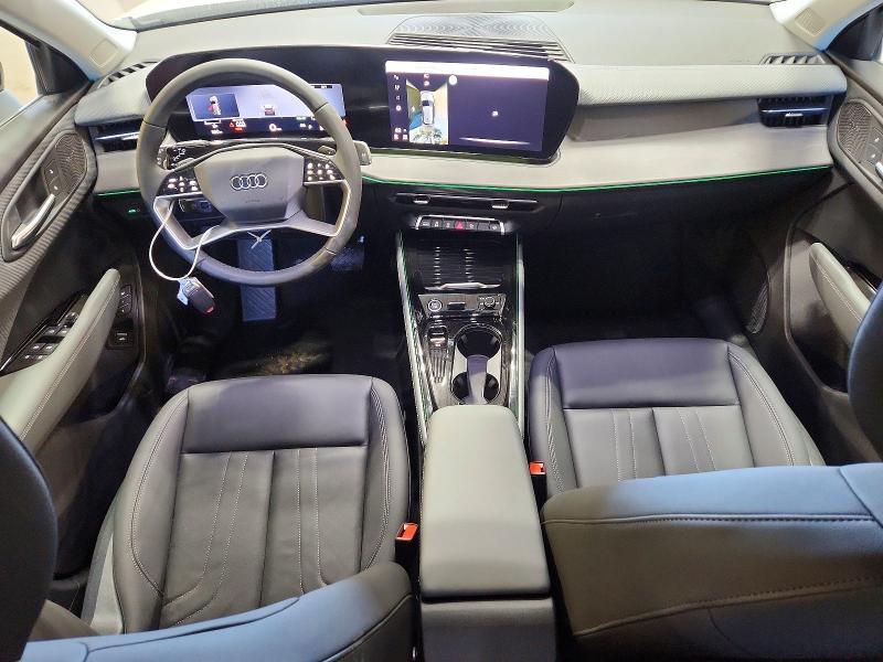2026 AUDI Q3 S-LINE — Фото 8 из 14