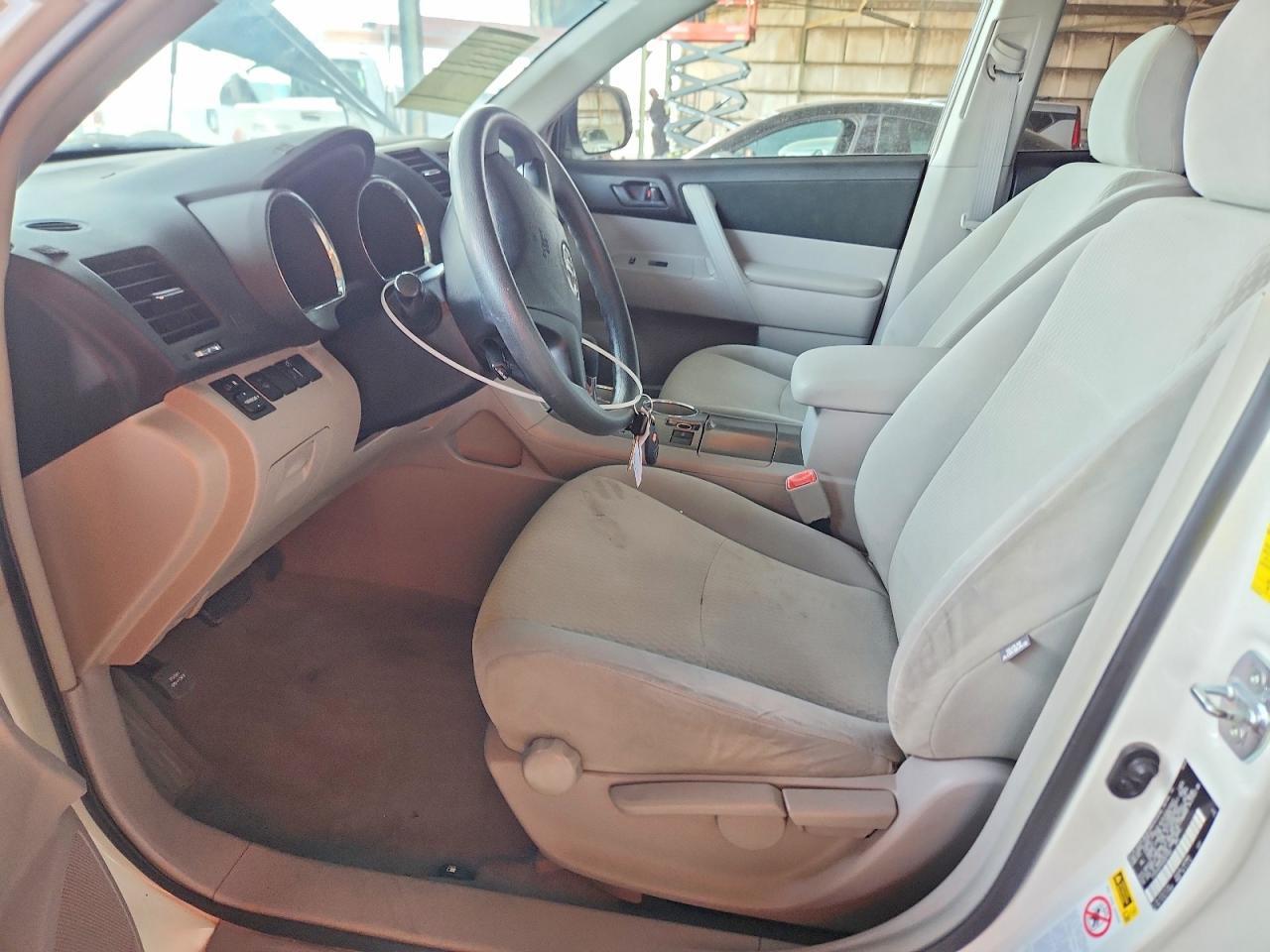 2010 TOYOTA HIGHLANDER BASE — Фото 7 из 13