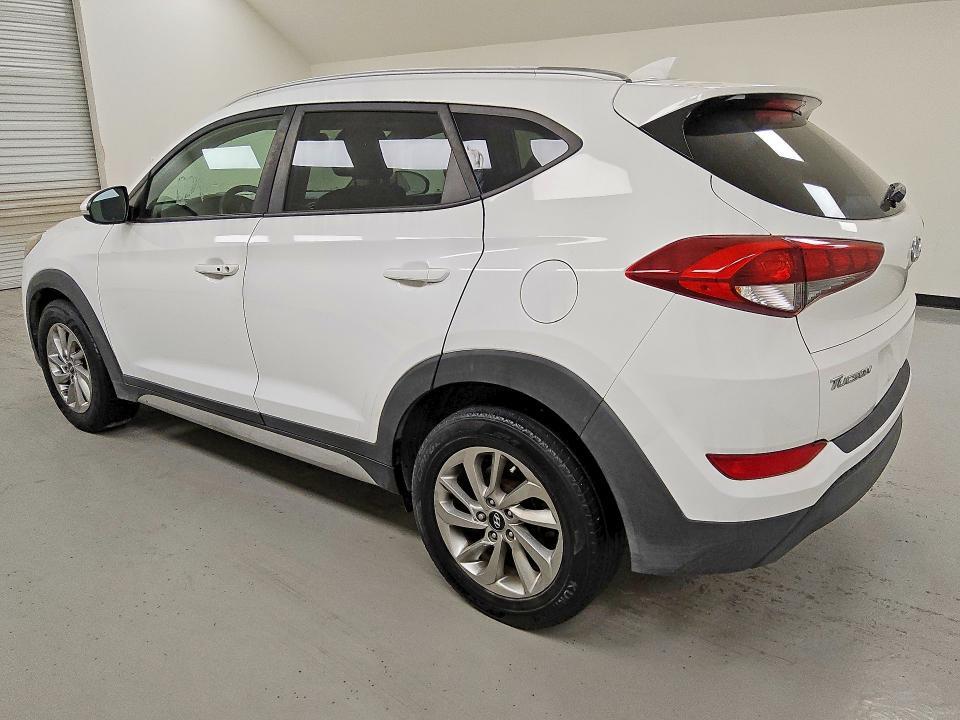 KM8J33A40JU612266 2018 HYUNDAI TUCSON photo no. 2