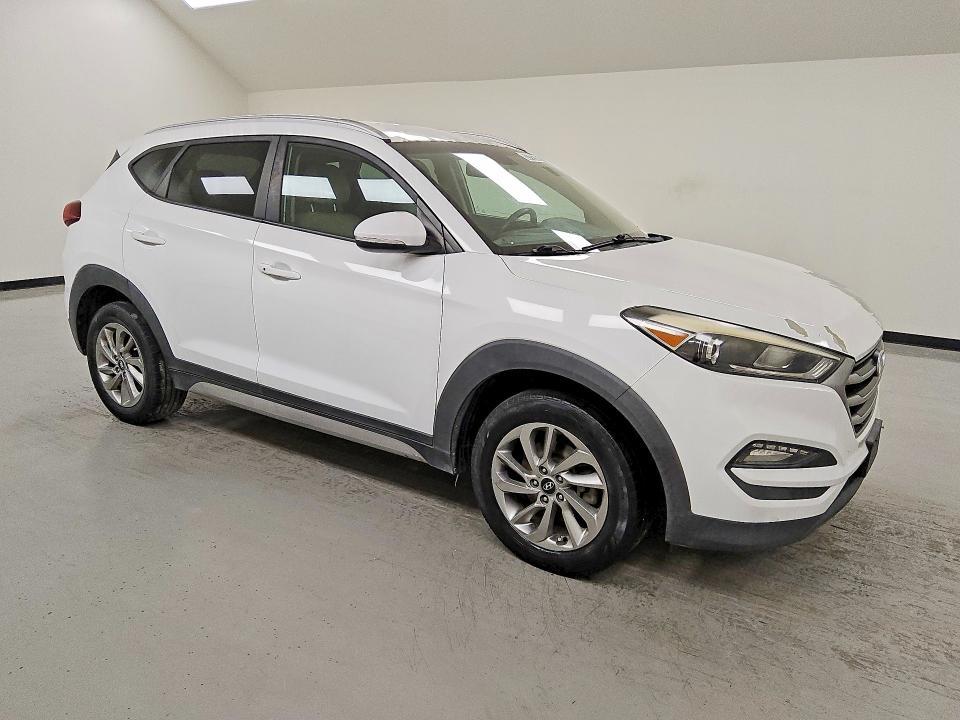 KM8J33A40JU612266 2018 HYUNDAI TUCSON photo no. 4
