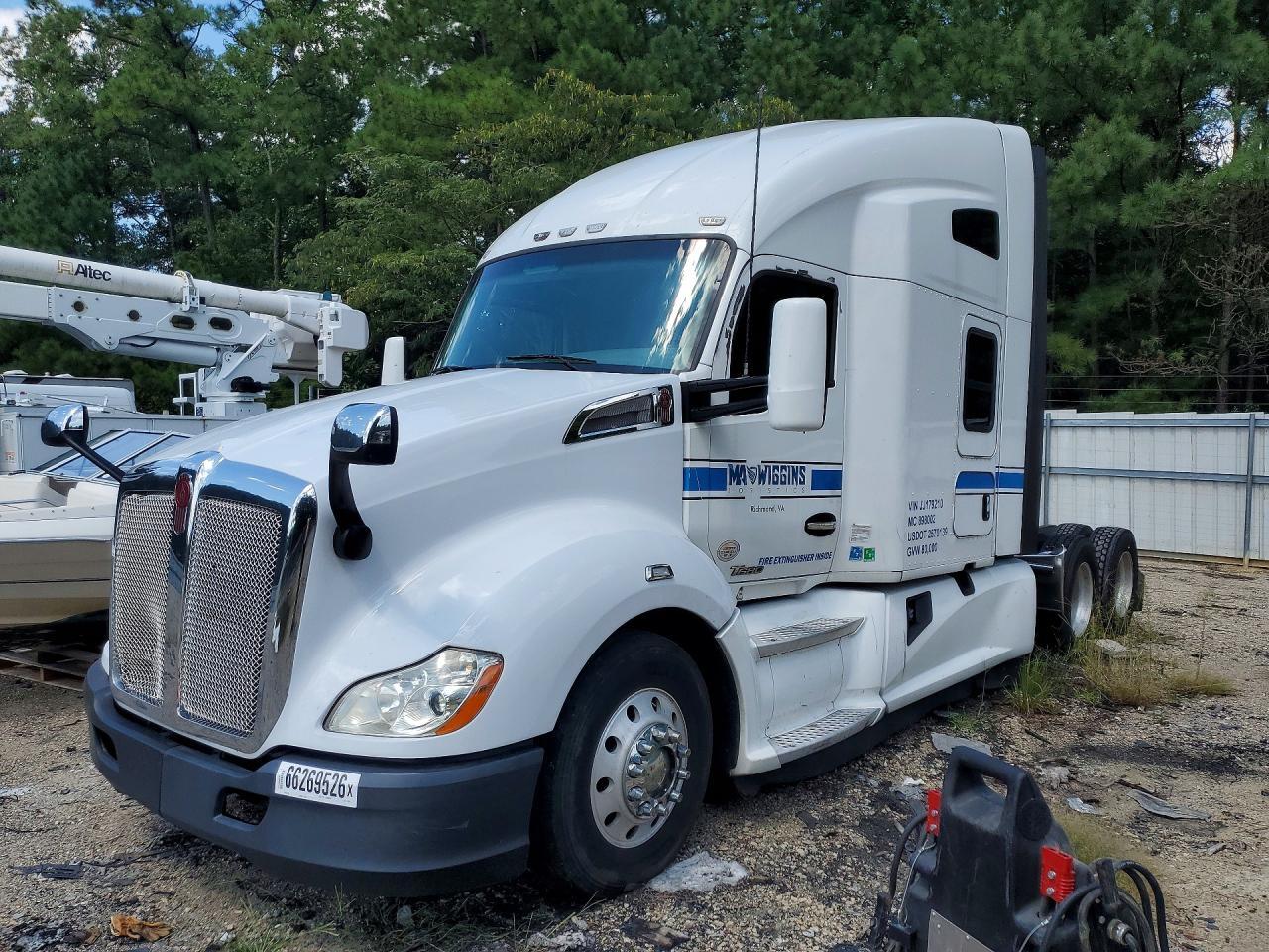 2018 KENWORTH T680 1XKYD49X6JJ179210