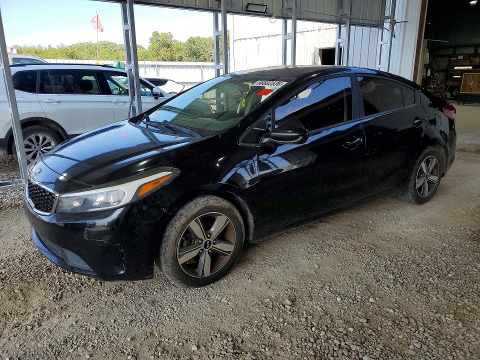 3KPFL4A78JE174931 2018 KIA FORTE photo no. 1