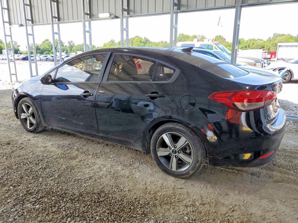 3KPFL4A78JE174931 2018 KIA FORTE photo no. 2