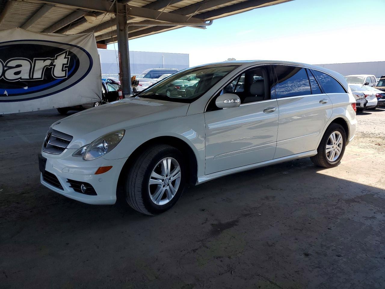 2008 MERCEDES-BENZ R 4JGCB65E08A072946