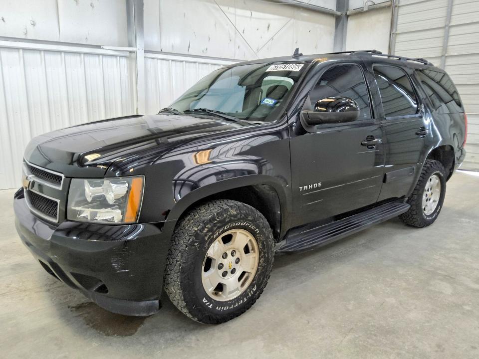 2011 CHEVROLET TAHOE 1GNSCAE09BR286631