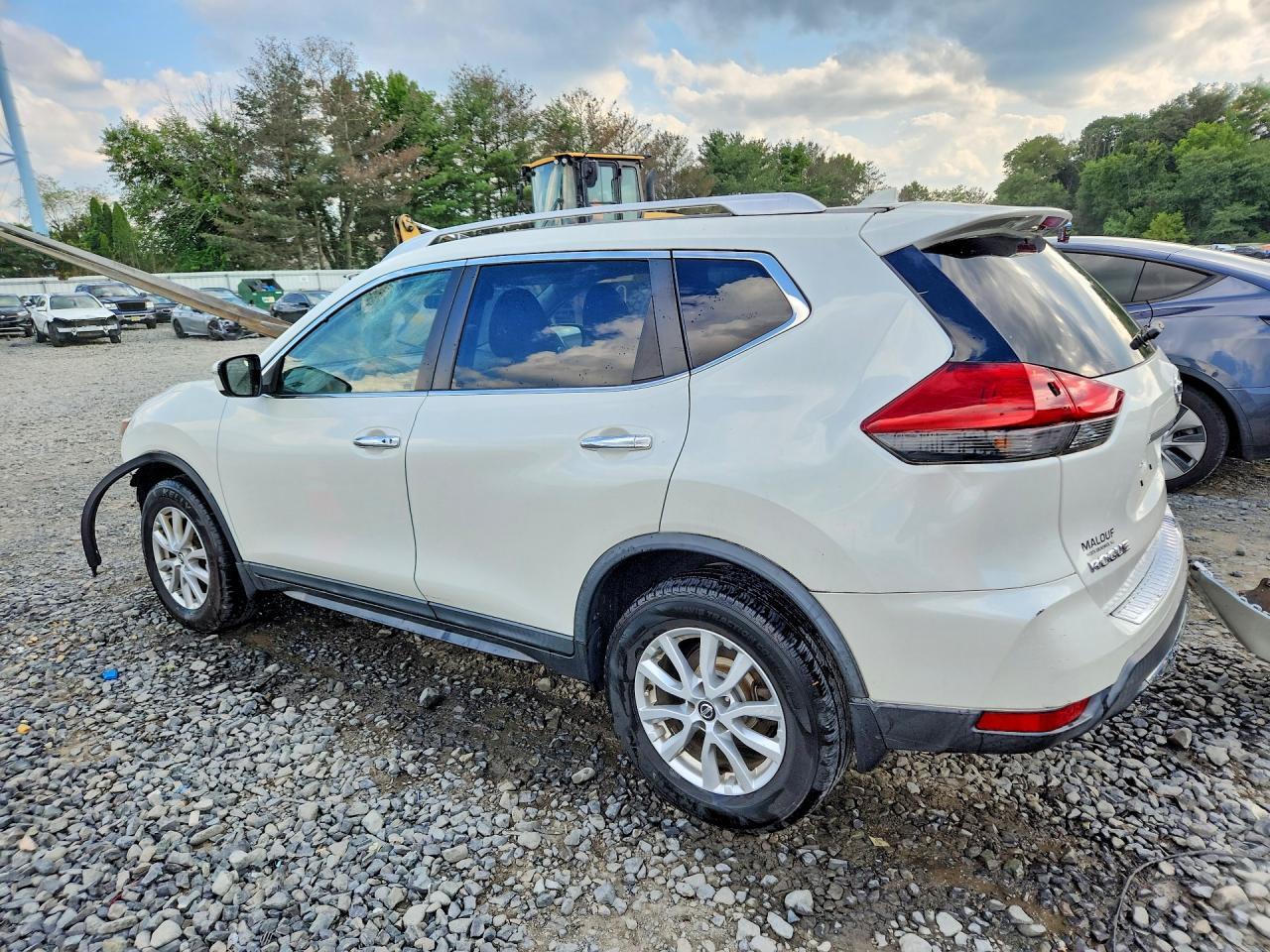 2018 NISSAN ROGUE SV — Фото 2 из 13