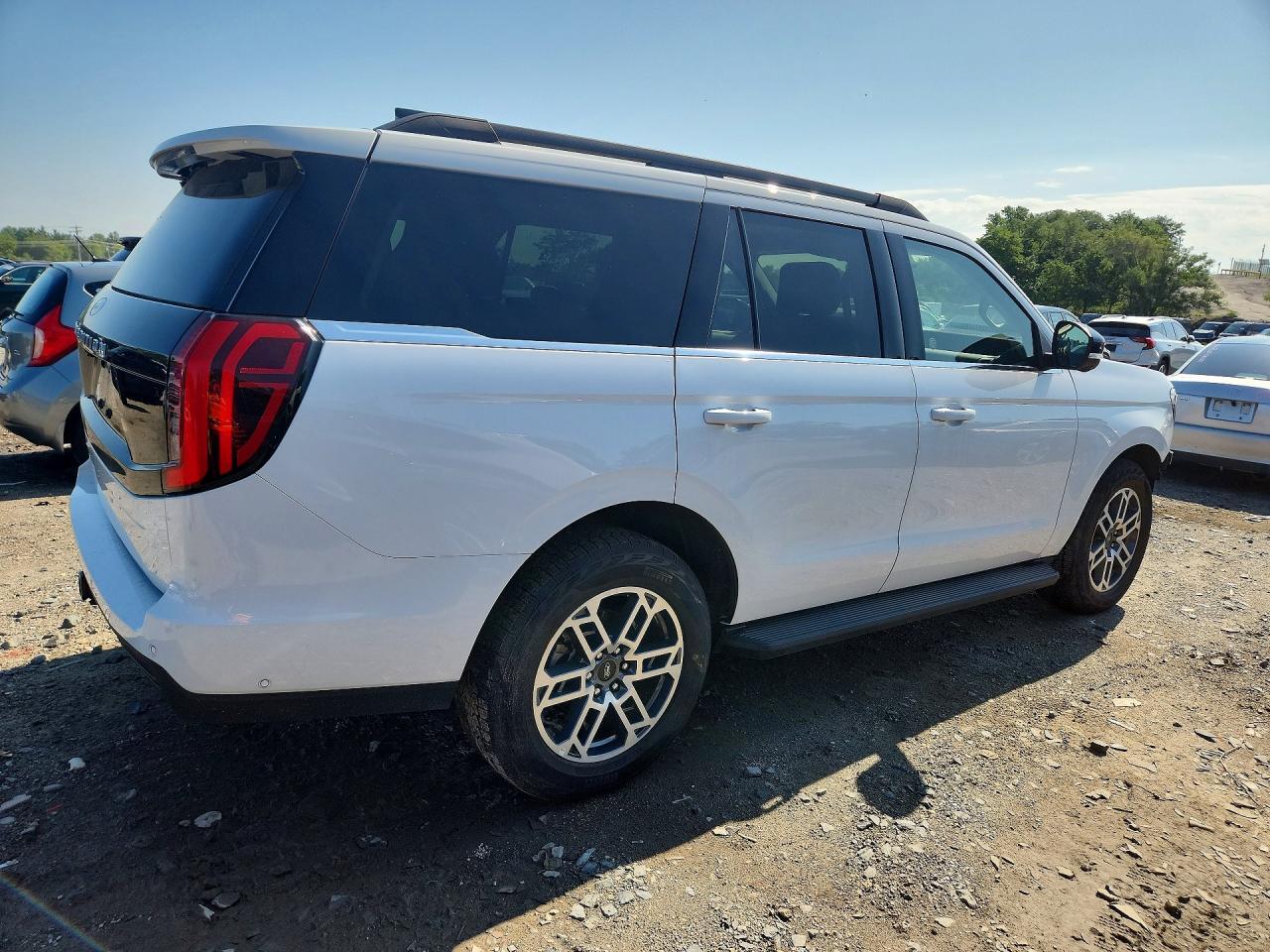1FMJU1J88SEA23157 2025 FORD EXPEDITION photo no. 3