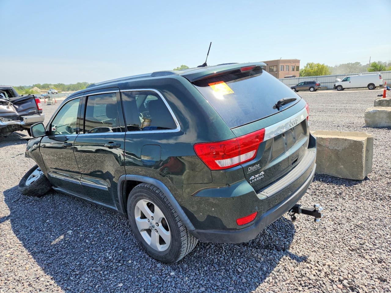 2011 JEEP GRAND CHEROKEE LAREDO — Фото 2 из 13