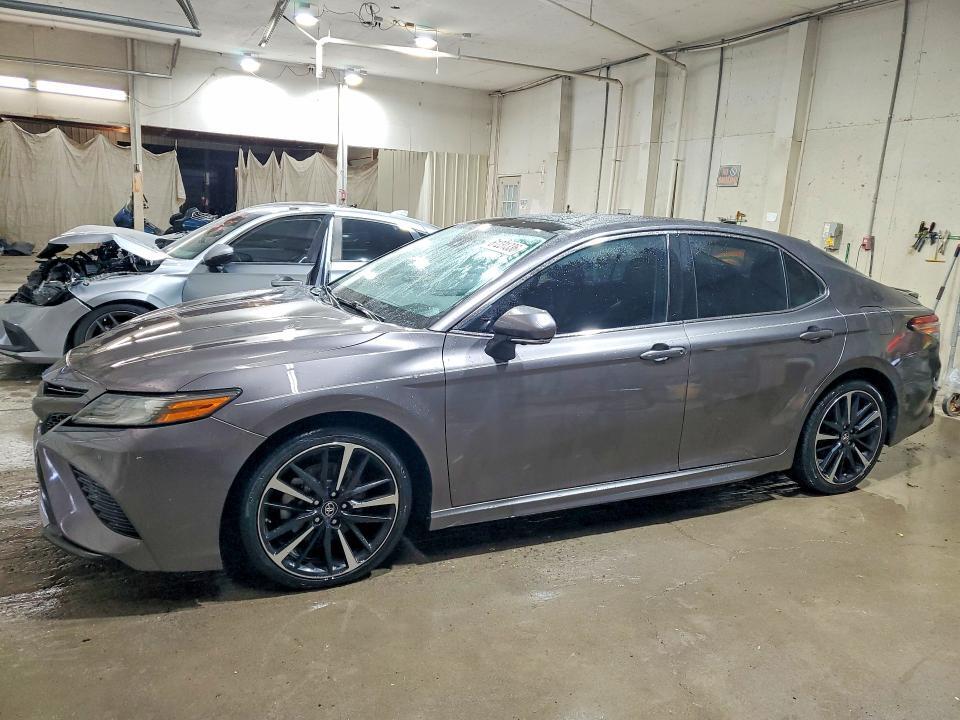 2018 TOYOTA CAMRY 4T1BZ1HK1JU010777
