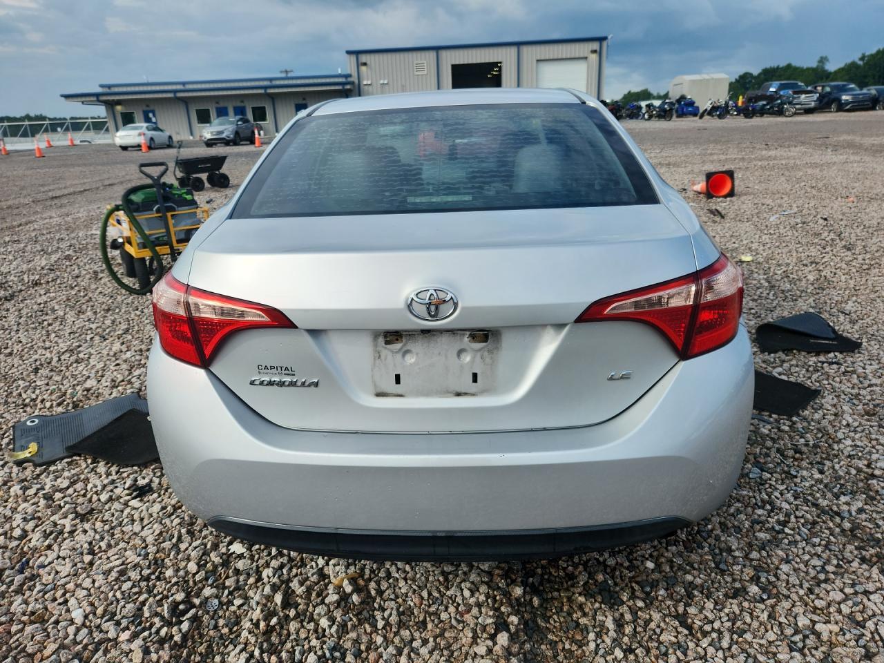 5YFBURHEXJP855653 2018 TOYOTA COROLLA photo no. 6