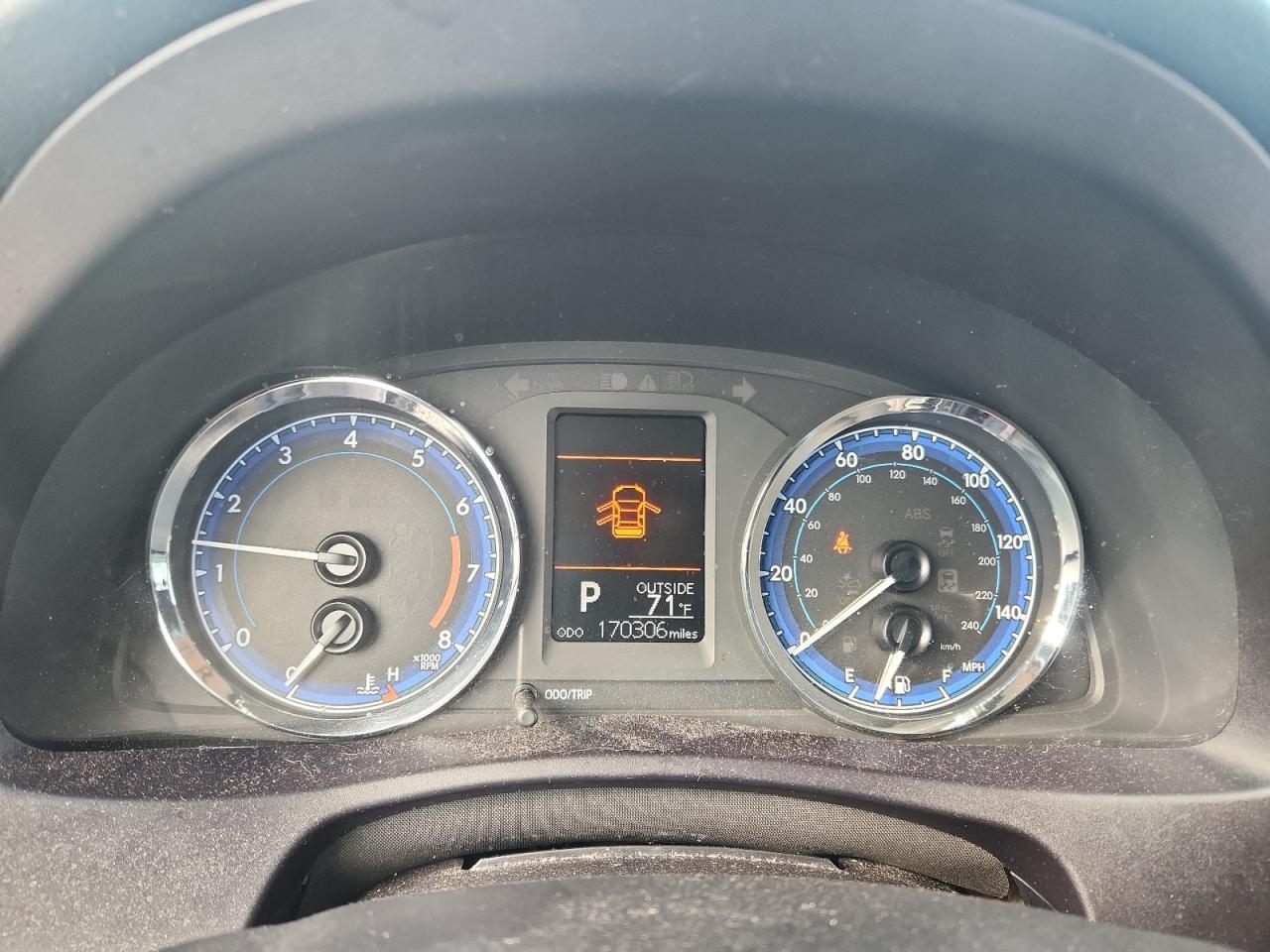 5YFBURHEXJP855653 2018 TOYOTA COROLLA photo no. 9