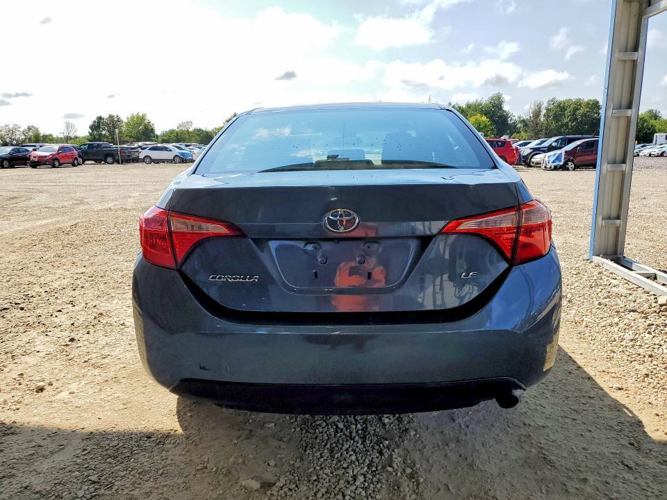 2T1BURHE7JC973398 2018 TOYOTA COROLLA photo no. 6
