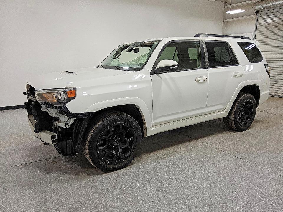 2022 TOYOTA 4RUNNER JTESU5JR9N6018648