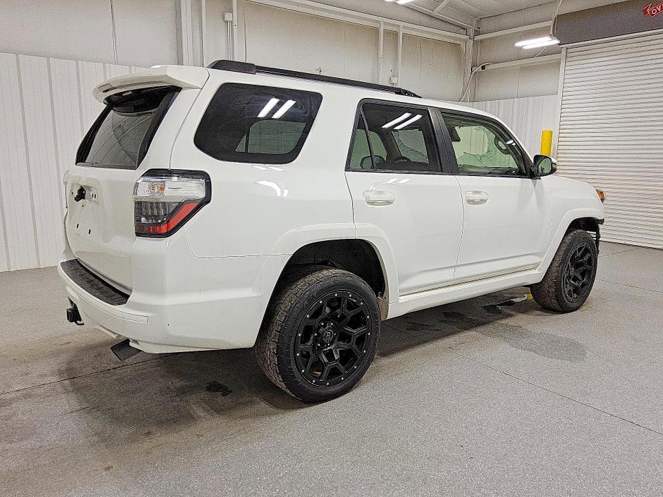 JTESU5JR9N6018648 2022 TOYOTA 4RUNNER photo no. 3