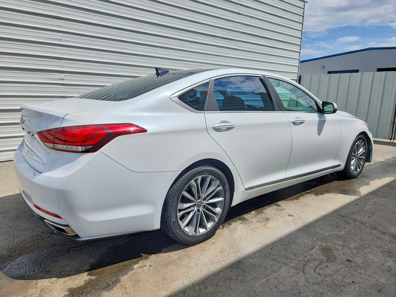 KMHGN4JE3GU119550 2016 HYUNDAI GENESIS photo no. 3