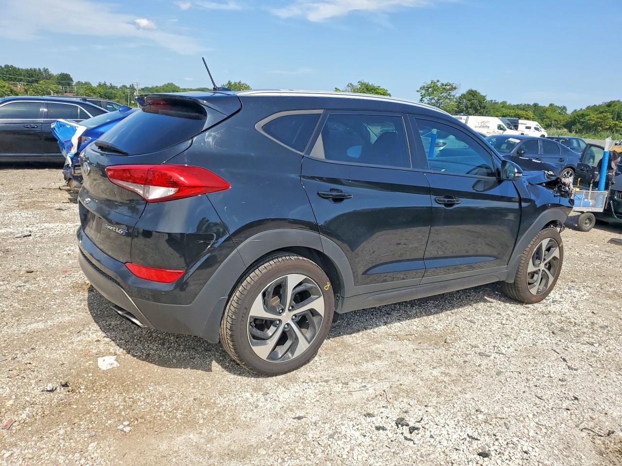 2016 HYUNDAI TUCSON SPORT — Фото 3 из 13