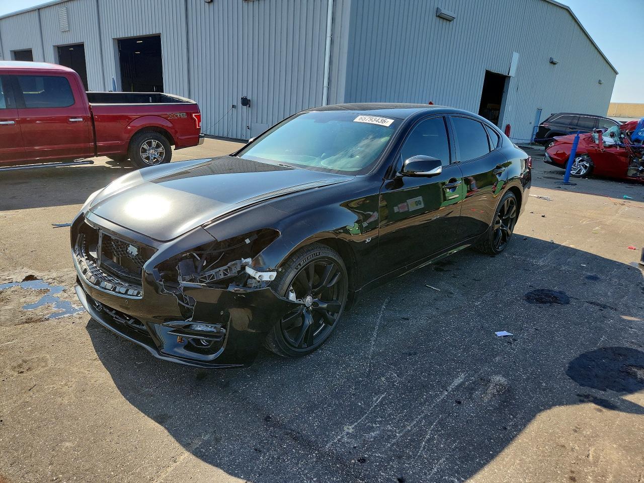 2016 INFINITI Q70 JN1BY1AP0GM221168