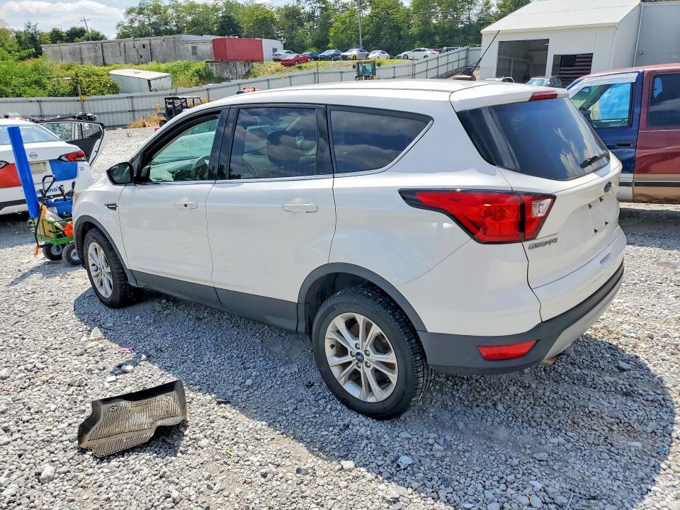 1FMCU9GD9KUA95213 2019 FORD ESCAPE photo no. 2