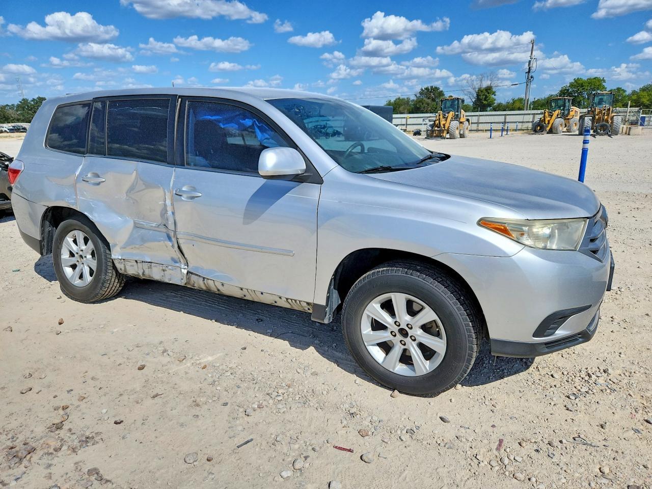 5TDZK3EH1DS101780 2013 TOYOTA HIGHLANDER photo no. 4