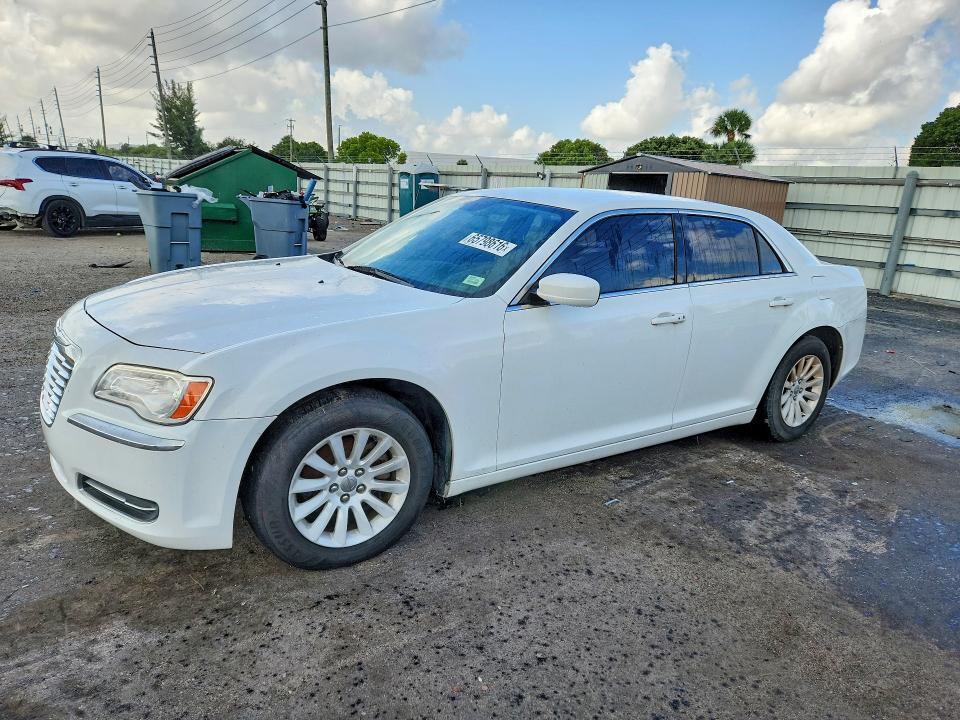 2014 CHRYSLER 300 2C3CCAAG9EH335996