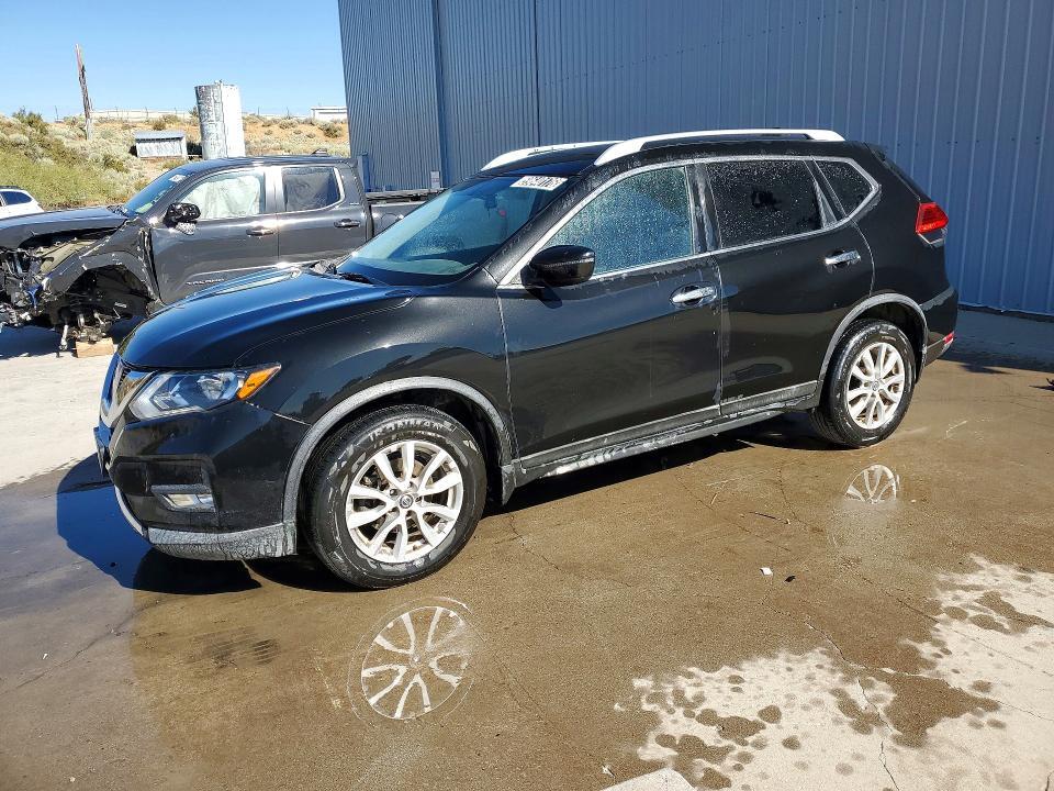 2017 NISSAN ROGUE KNMAT2MTXHP618540