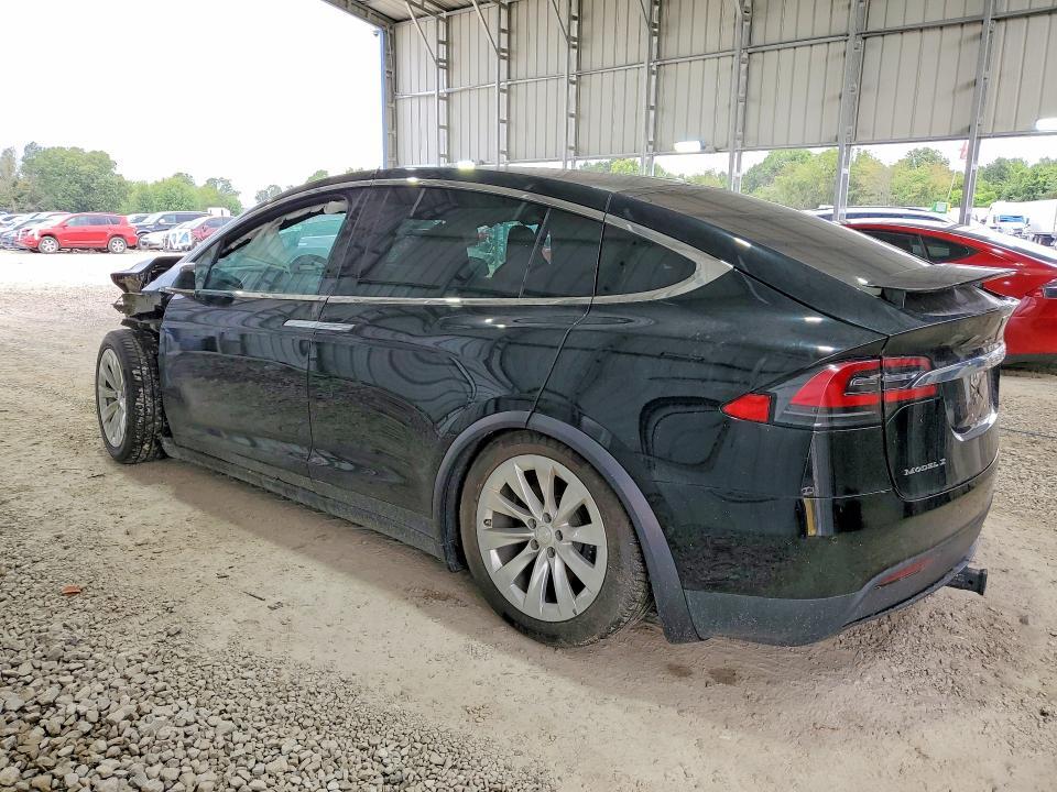 5YJXCAE20HF055308 2017 TESLA MODEL X photo no. 2