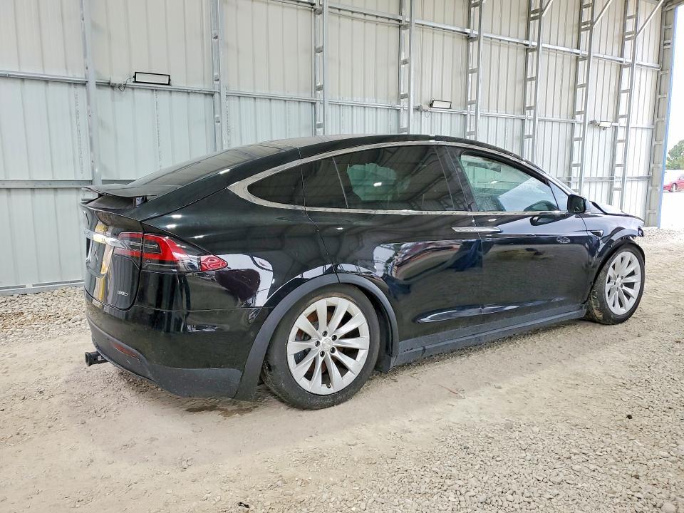 5YJXCAE20HF055308 2017 TESLA MODEL X photo no. 3