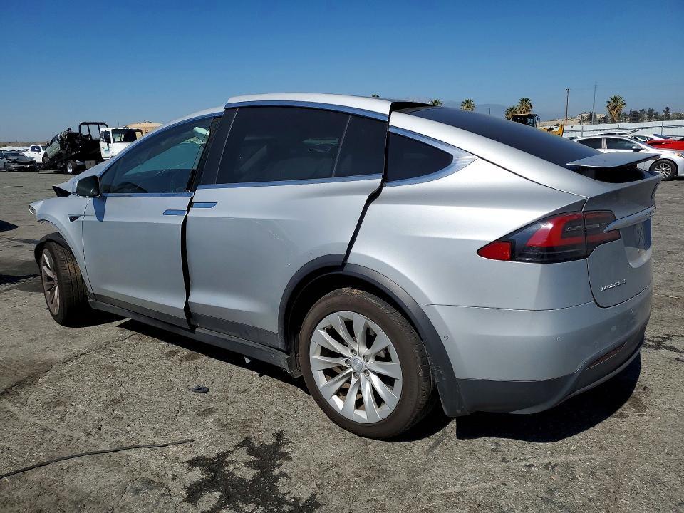 5YJXCAE27HF077113 2017 TESLA MODEL X photo no. 2