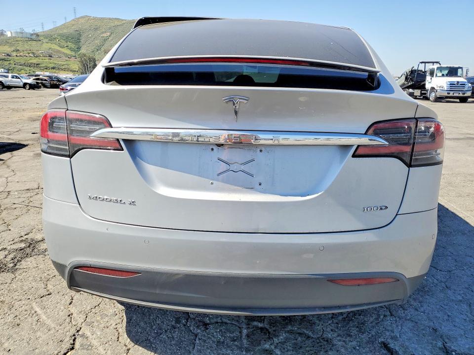 5YJXCAE27HF077113 2017 TESLA MODEL X photo no. 6