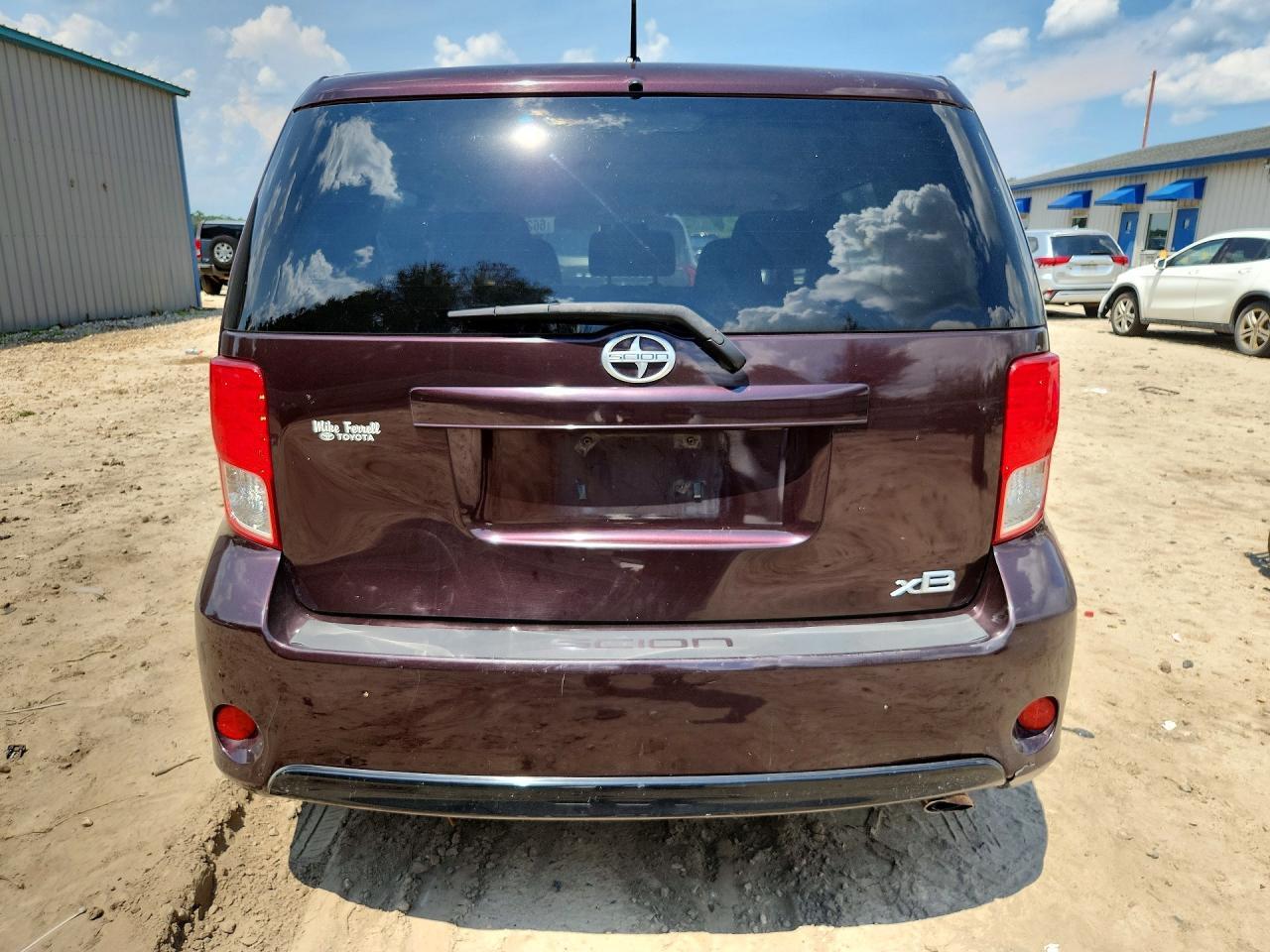 2014 SCION XB BASE — Фото 6 из 12