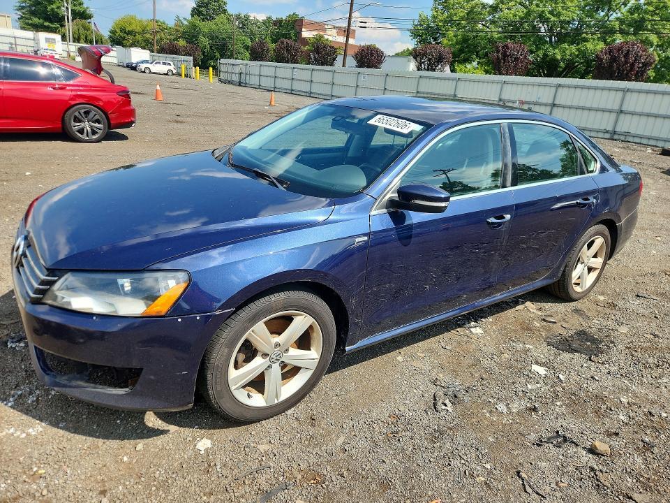 2014 VOLKSWAGEN PASSAT 1VWAT7A32EC058921