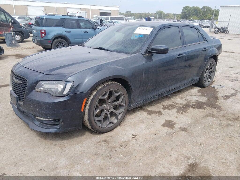 2C3CCABG2HH661674 2017 CHRYSLER 300 photo no. 2