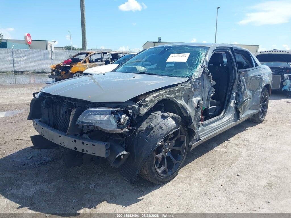 2C3CCAAG0KH612174 2019 CHRYSLER 300 photo no. 2