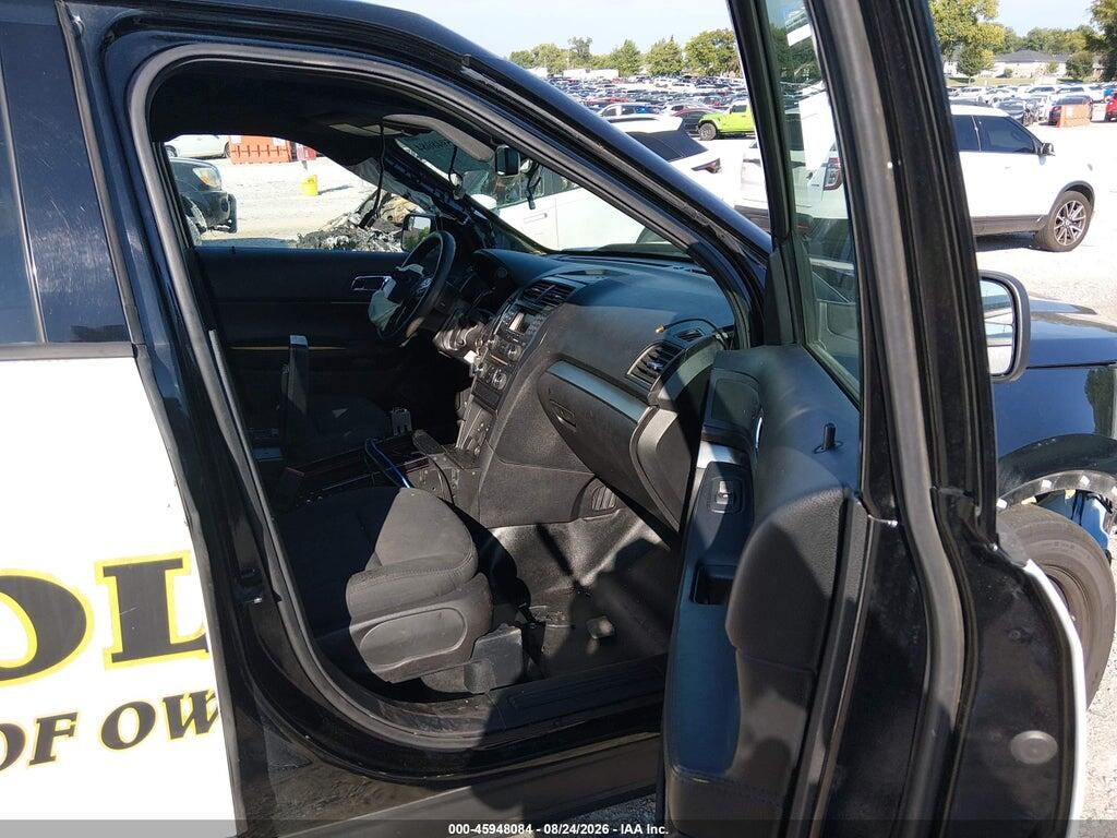 1FM5K8AR1JGB12399 2018 FORD POLICE INTERCEPTOR UTILITY photo no. 5