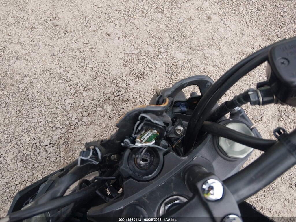 MLHRC7515J5000375 2018 HONDA CB650 photo no. 7
