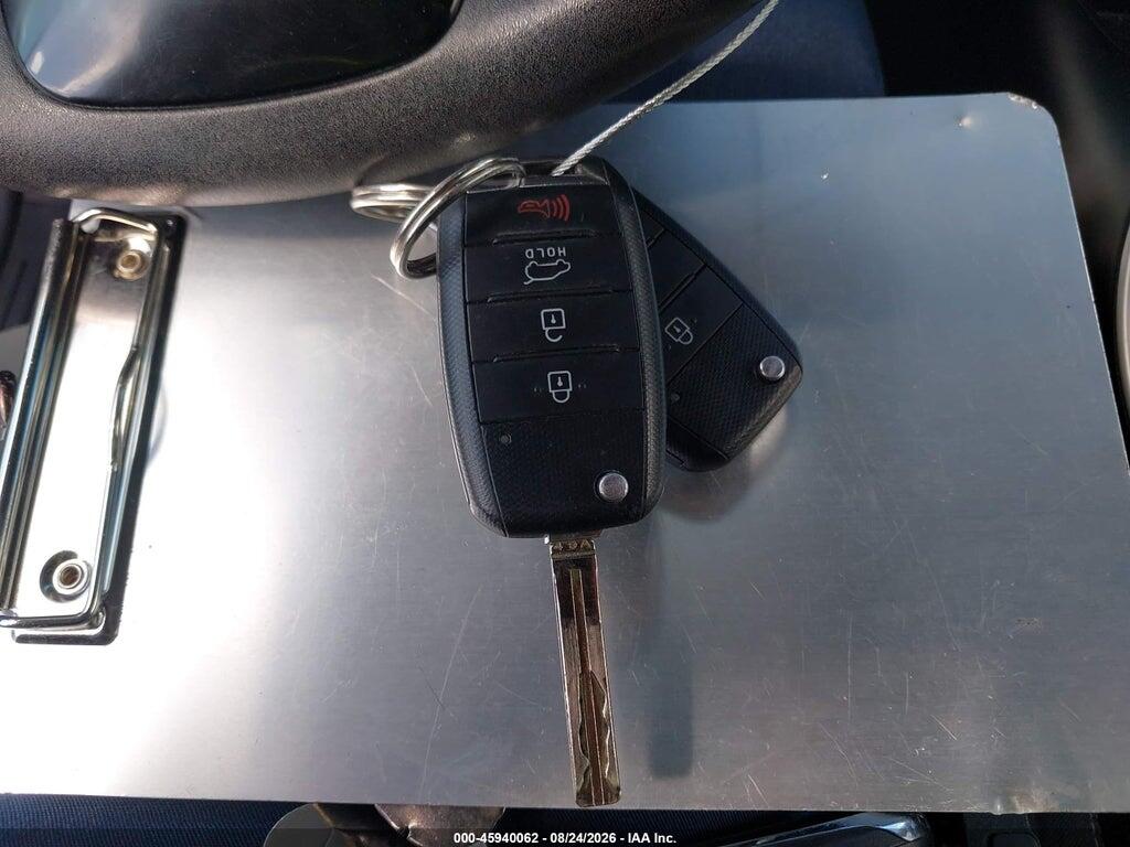 KNDJN2A26E7737333 2014 KIA SOUL photo no. 11