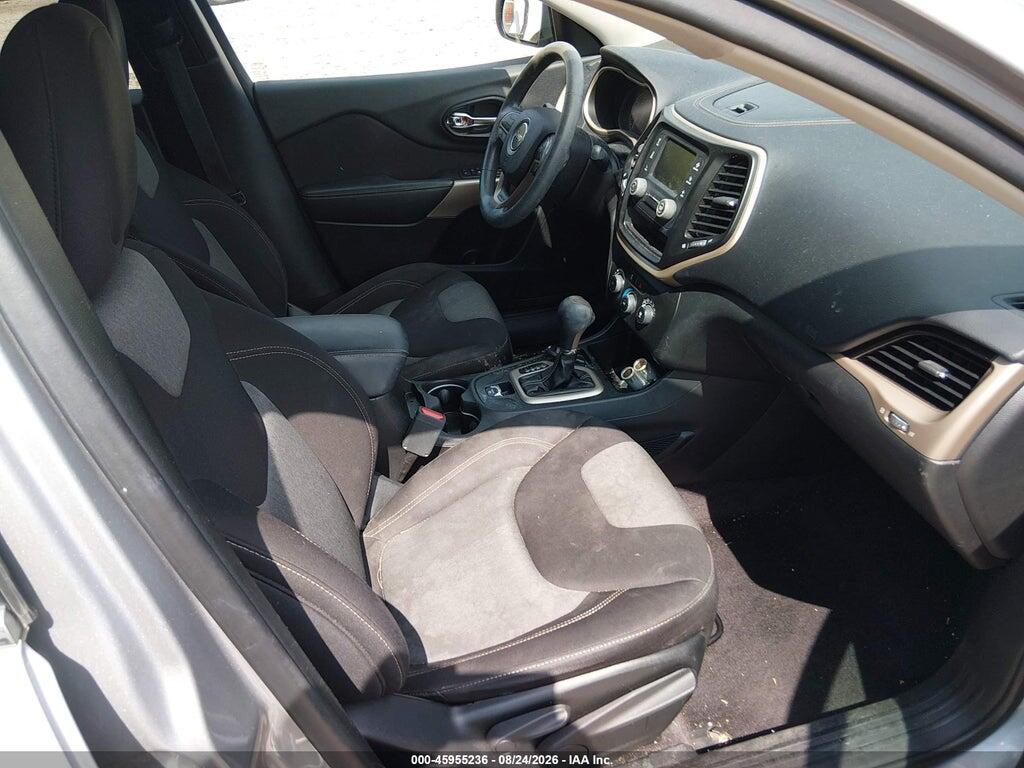 1C4PJLCB2JD573826 2018 JEEP CHEROKEE photo no. 5